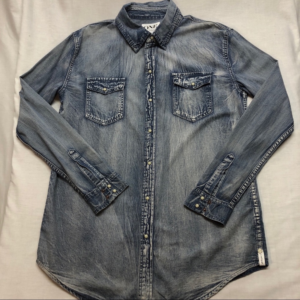 NWOT One Teaspoon acid wash chambray l/s shirt
